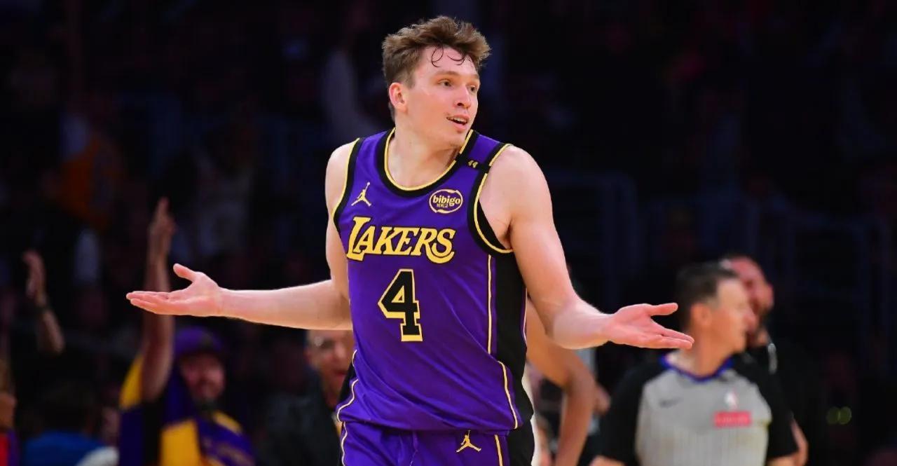 九游体育下载西亚卡姆迎来五赛季出色发挥，FPX观众热烈欢呼！赛场气氛高涨的简单介绍